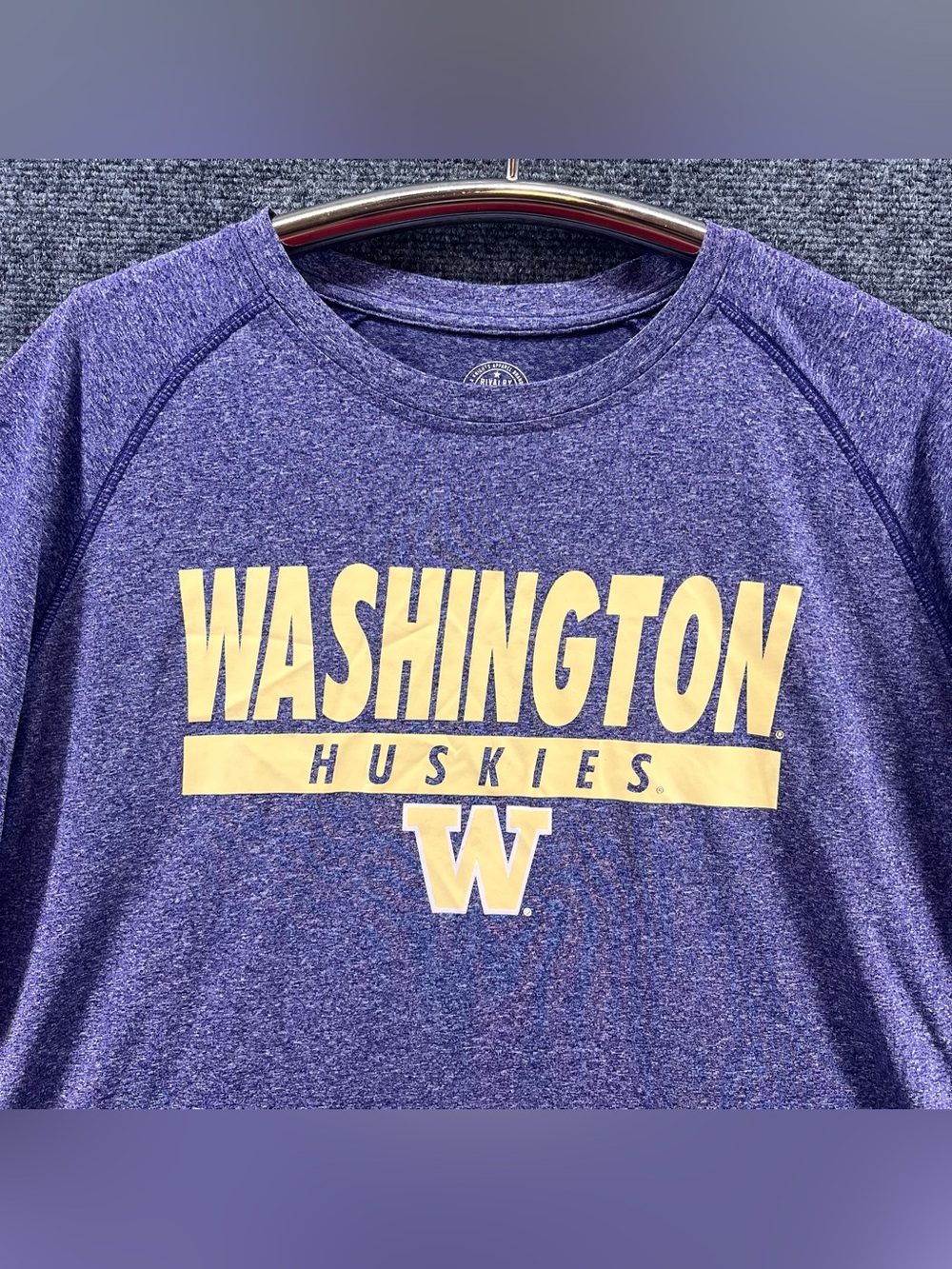 Washington Huskies T-Shirt Size XL (46/48) Purple NCAA Big 10 Conference Seattle